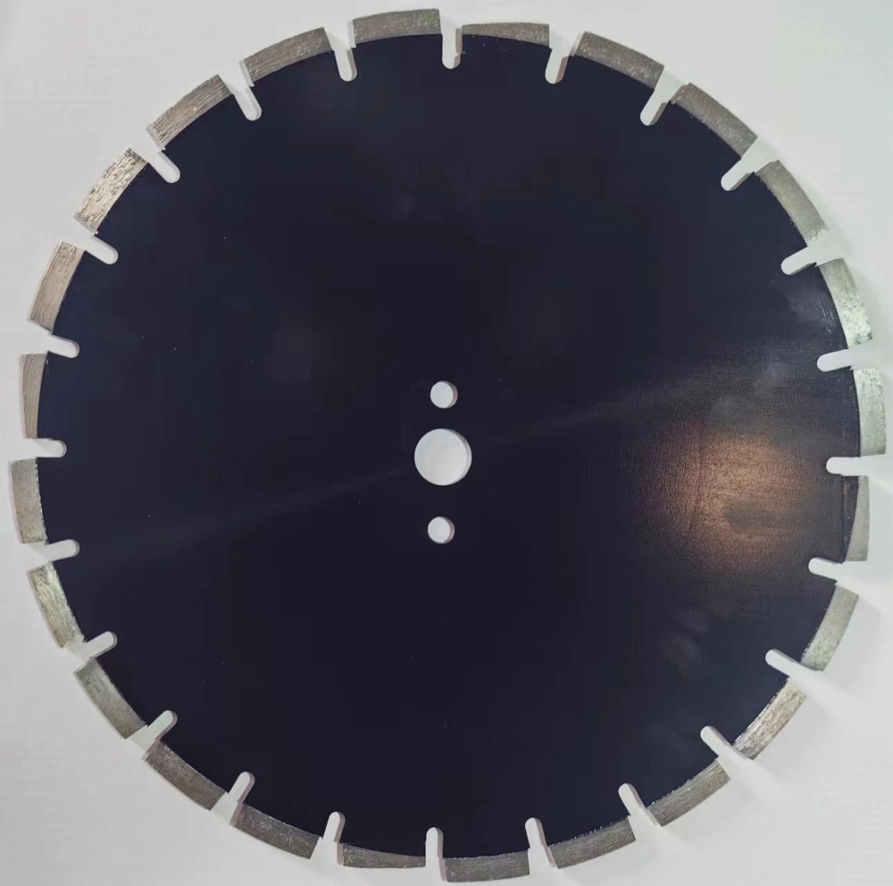 Asphalt cutting blade
